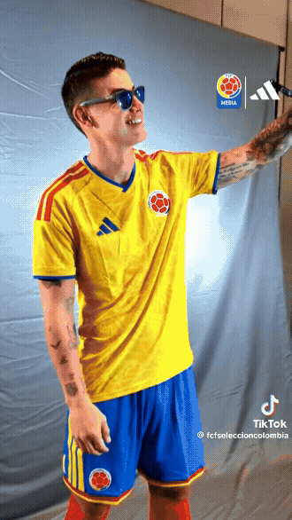 Camiseta Selección Colombia 2026 - Homenaje a Gabriel Garcia Marquez
